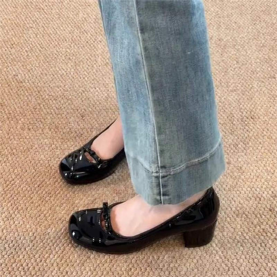 Damen Ballerinas mit komfortablem Blockabsatz und floraler Schnallenverzierung EB