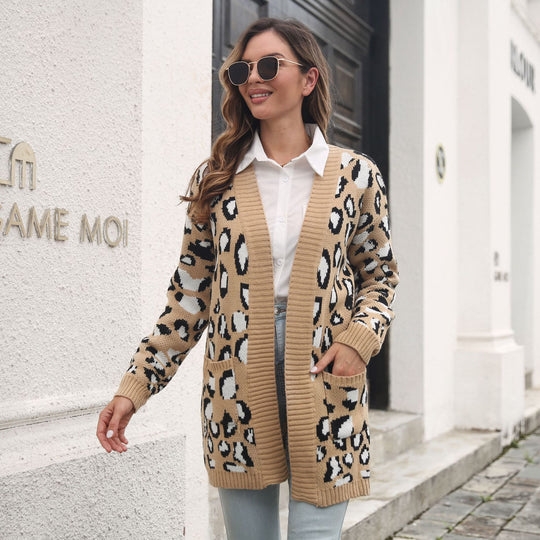 Damen Strickjacke mit modernem Leopardenmuster und Taschen EB