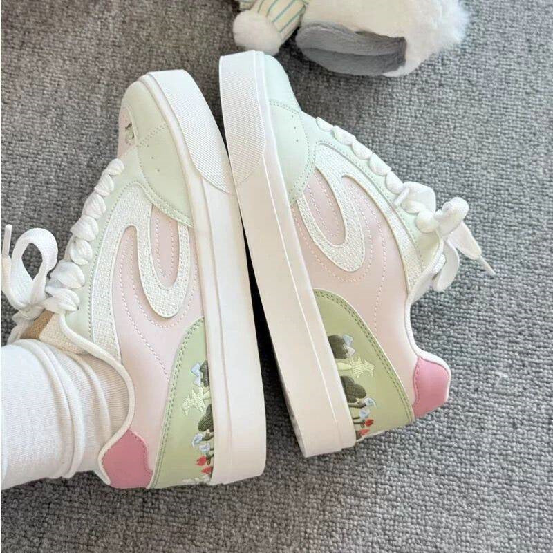Damen Modische Sneaker mit floralem Design und dicker Sohle EB