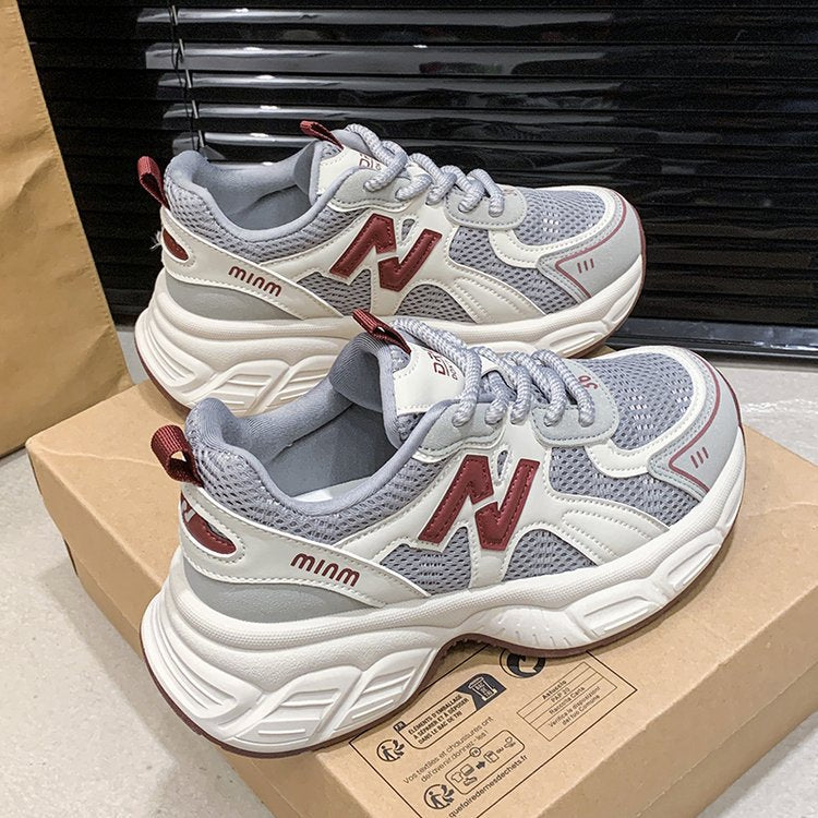 Damen Sportliche Sneakers mit futuristischem Design und atmungsaktiven Mesh-Einsätzen EB