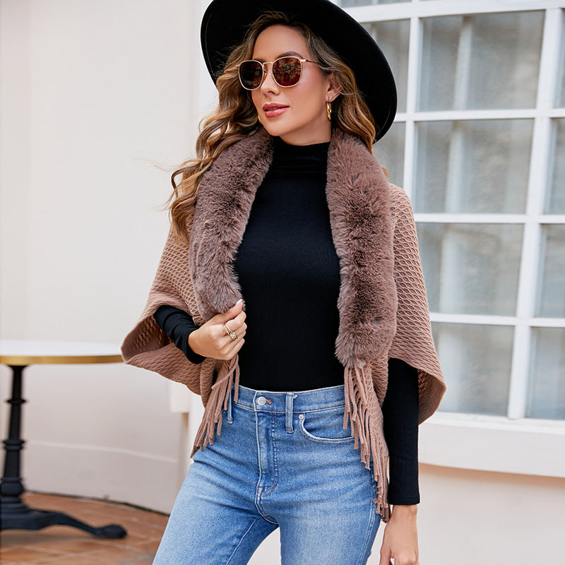 Damen modischer Poncho mit luxuriösem Kunstfellkragen EB