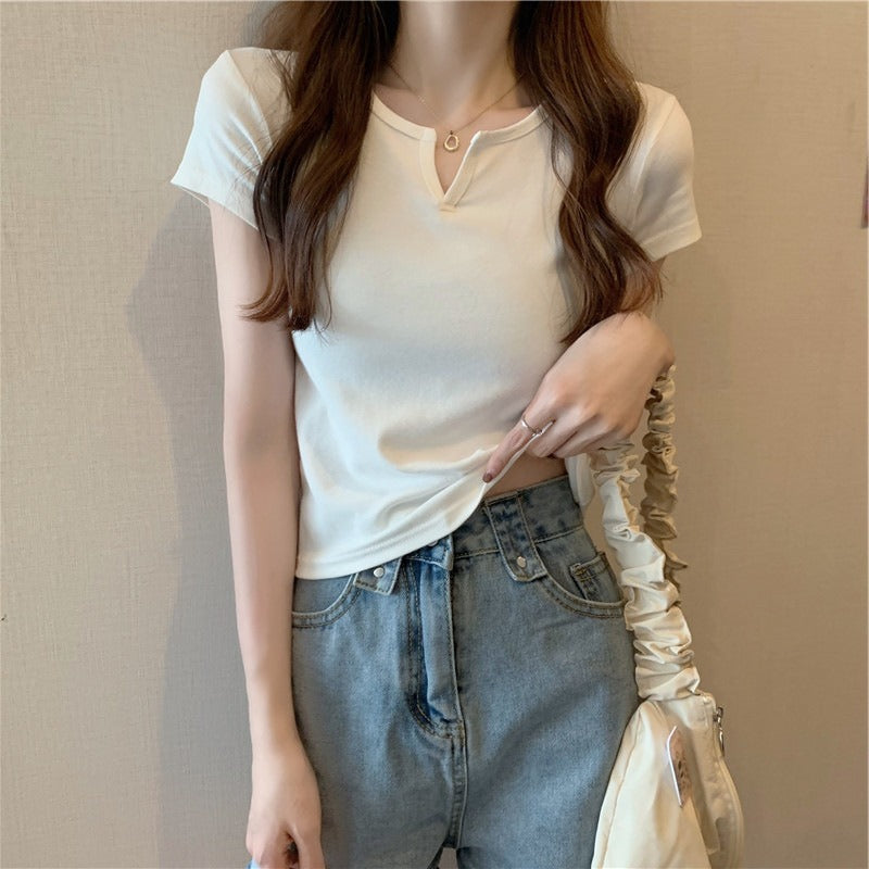 Damen Kurzarm T-Shirt mit elegantem V-Ausschnitt und modischem Detail EB