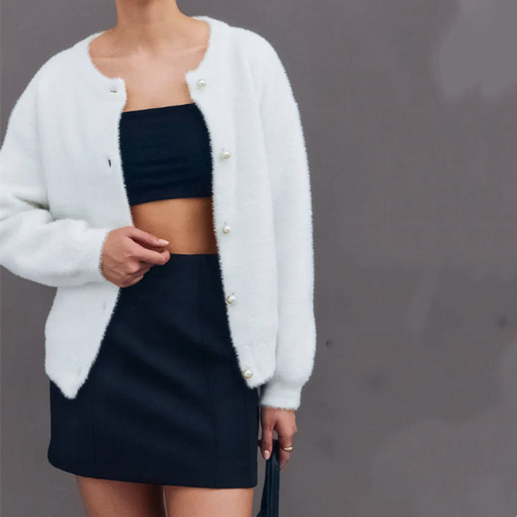 Damen Flauscher Cardigan mit dekorativen Perlenknöpfen EB