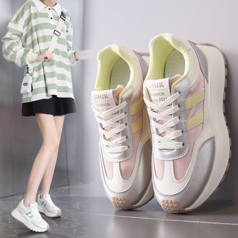 Damen Modische Plateau-Sneaker mit bequemem Fußbett und sportlichem Design EB