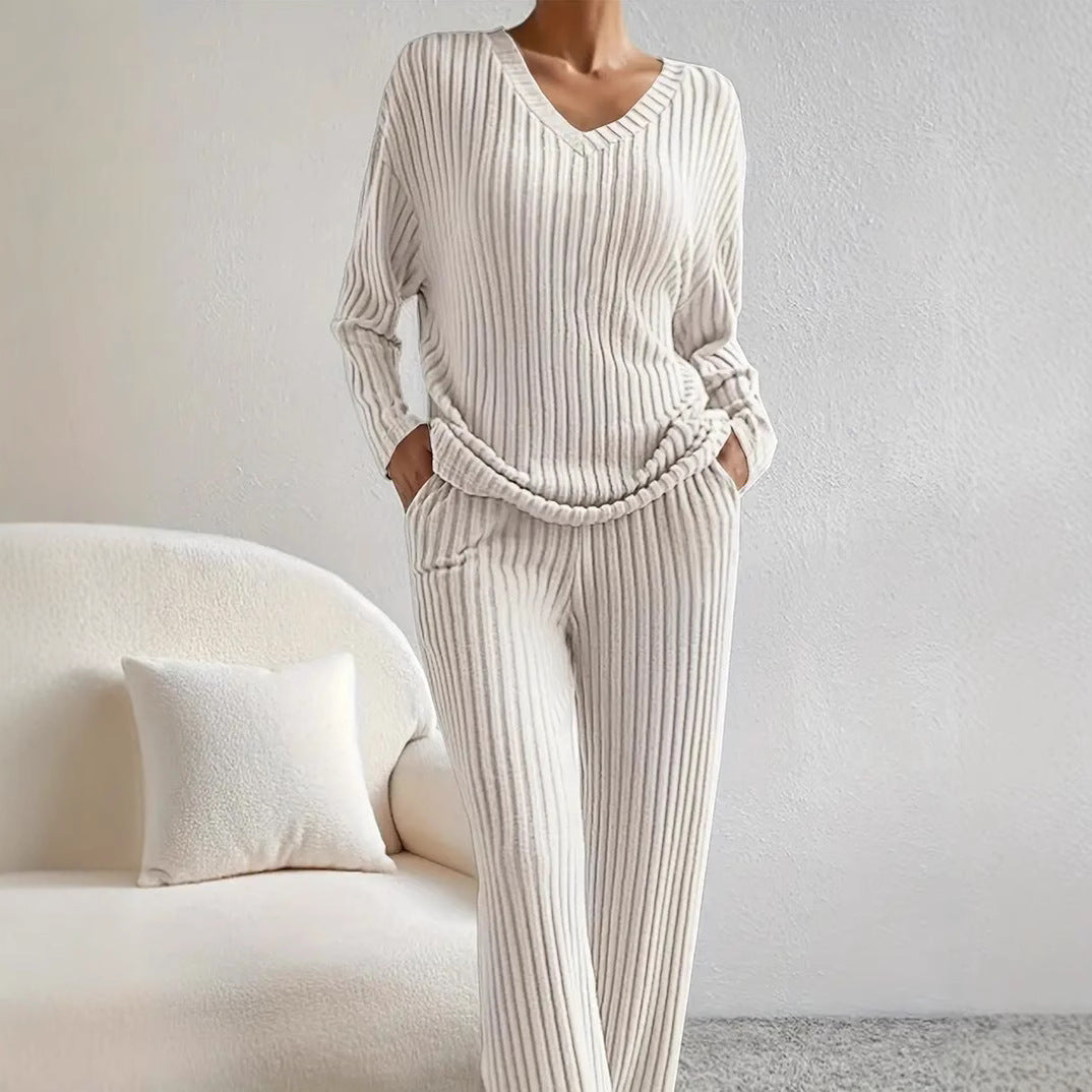 Damen lässiger Strickanzug mit V-Ausschnitt und praktischen Taschen EB