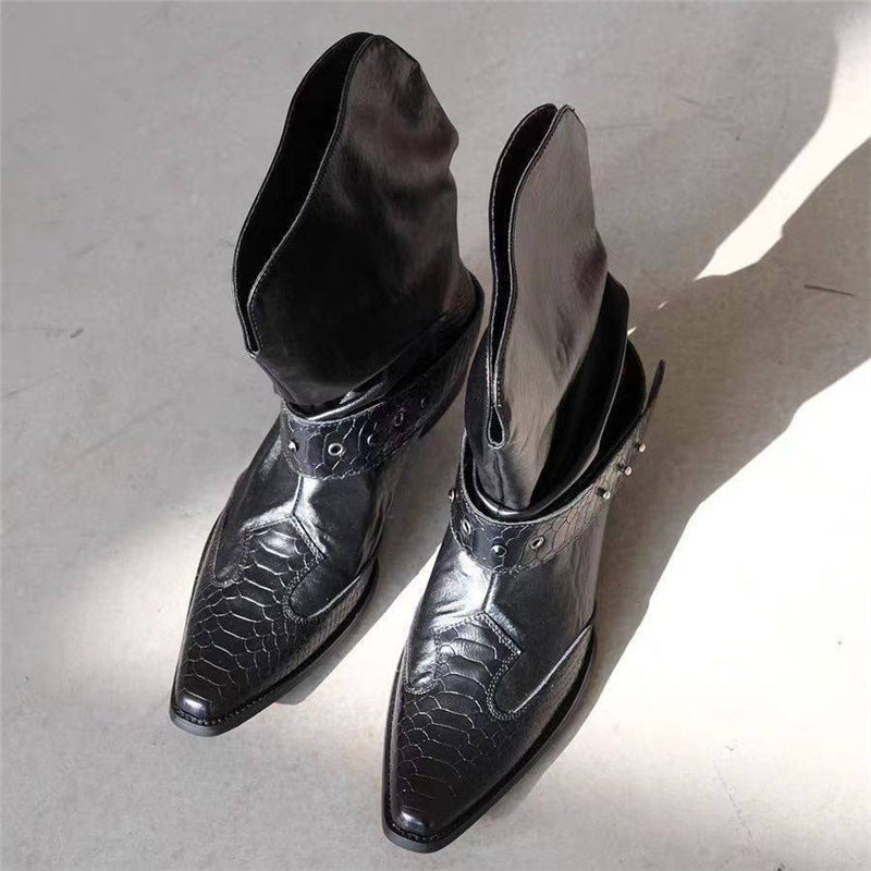 Damen Cowboystiefel mit spitzer Zehenpartie, Schlangenprägung und Nietenriemen EB