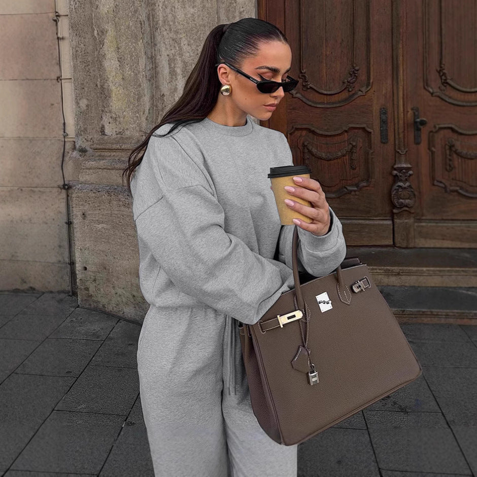 Damen Bequemer Sportanzug mit weitem Schnitt und modischen Details EB