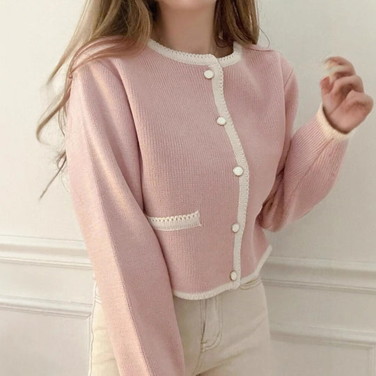Damen Kurzgeschnittener gerippter Cardigan mit kontrast‑Häkelkante, Zierknopfleiste und Taschenleisten EB