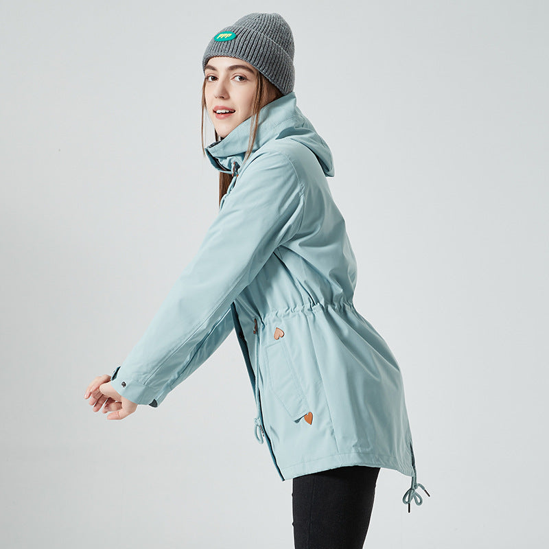 Damen wasserfeste Übergangsjacke mit verstellbarem Kapuzensystem und praktischen Taschen EB
