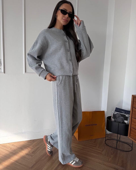 Damen geknöpftes Cropped-Lounge-Set mit Oversize-Cardigan und hochtaillierter Wide-Leg Jogginghose Eichborn Berlin