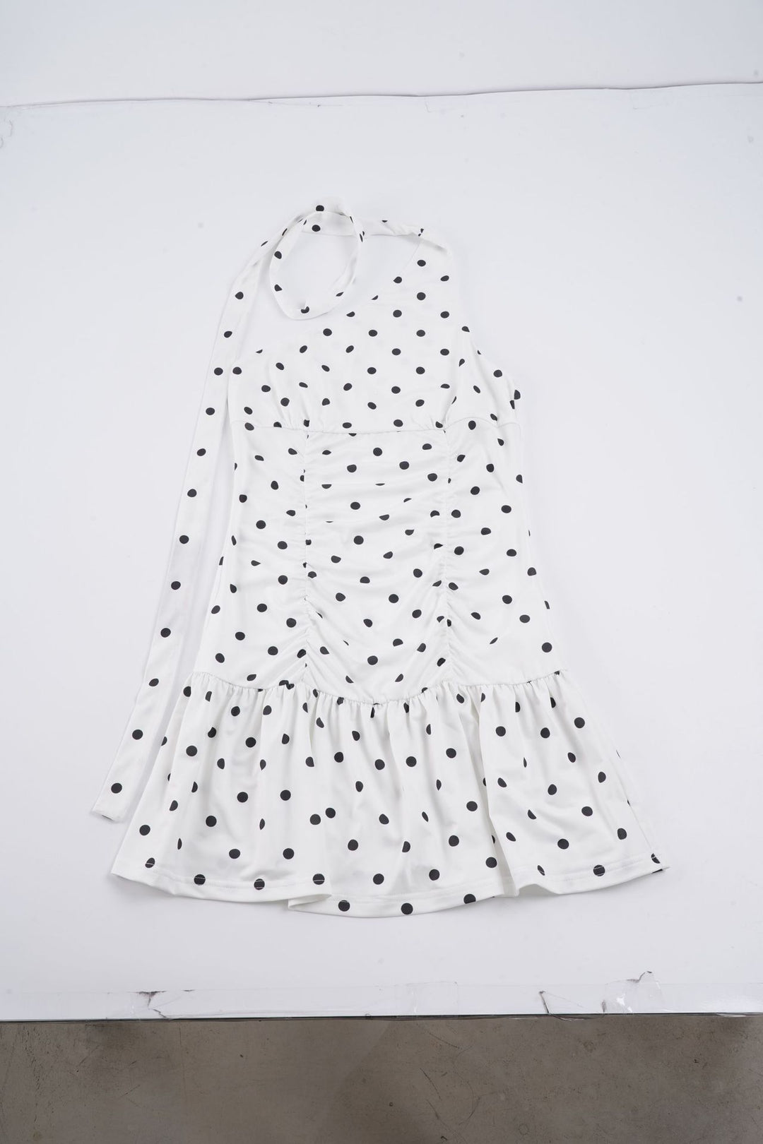 Damen Wasserfallkleid mit asymmetrischem Trägerdesign und Rüschensaum EB