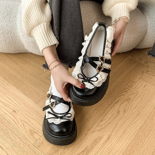 Damen Rüschen Sneakers mit dekorativen Schnallen und robustem Profil EB
