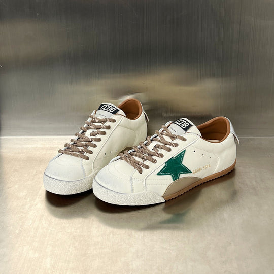 Damen Sneakers im sportlichen Design mit markantem Stern-Detail und ergonomischer Dämpfung EB