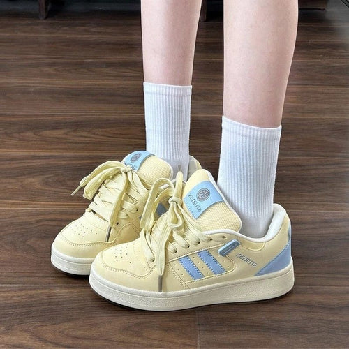 Damen Sportliche Sneakers mit ausgeprägtem Dämpfungssystem und bequemer Schnürung EB