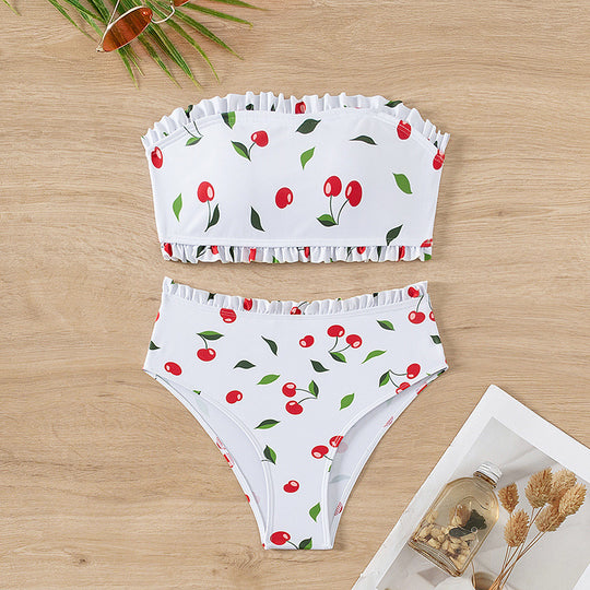 Damen Bandeau-Bikini mit fröhlichem Kirschmuster und eleganter Rüsche EB