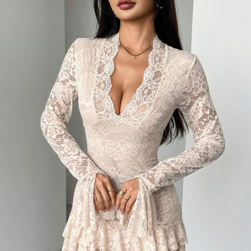 Damen Spitzenkleid mit Rüschendetails EB