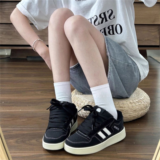 Damen Sneakers im urbanen Retro-Stil mit gepolsterter Innensohle und rutschfester Laufsohle EB