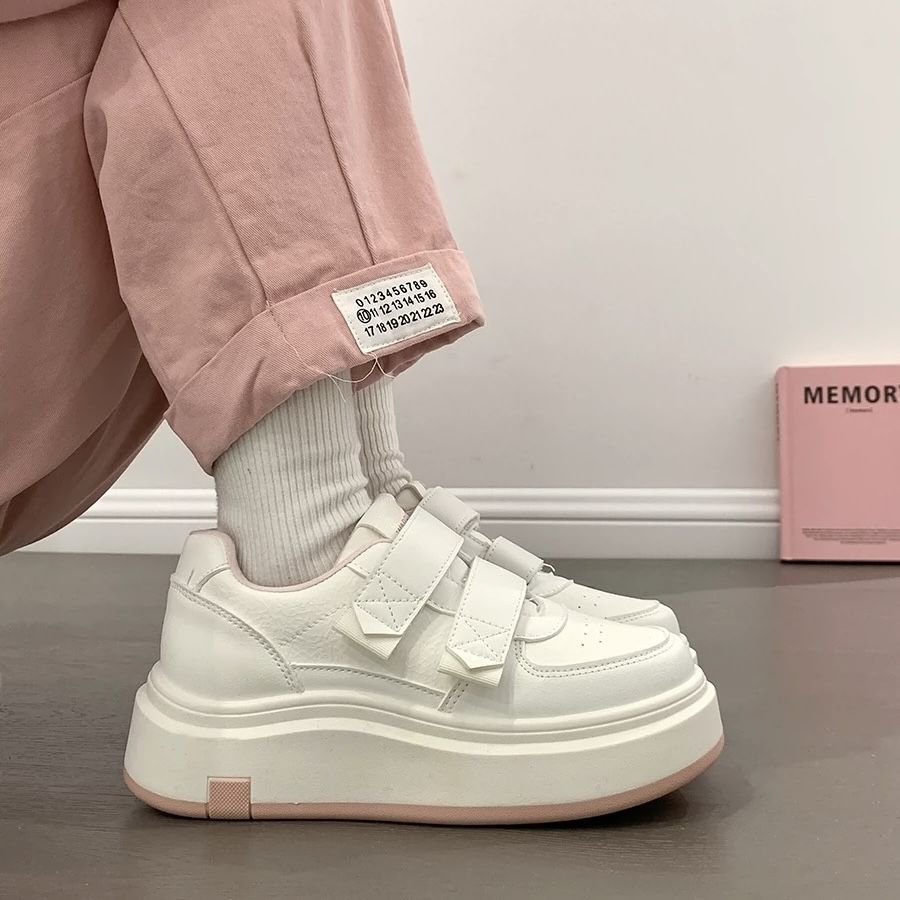 Damen Hochwertige Plateausneaker mit praktischem Klettverschluss und luxuriösem Komfort EB