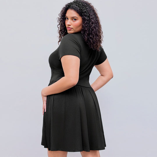 Damen elegantes A-Linien Kleid mit schwingendem Rock und modischem Schnitt EB