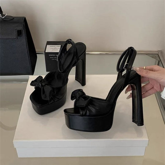 Damen Plateau-Pumps mit verspieltem Schleifendesign EB