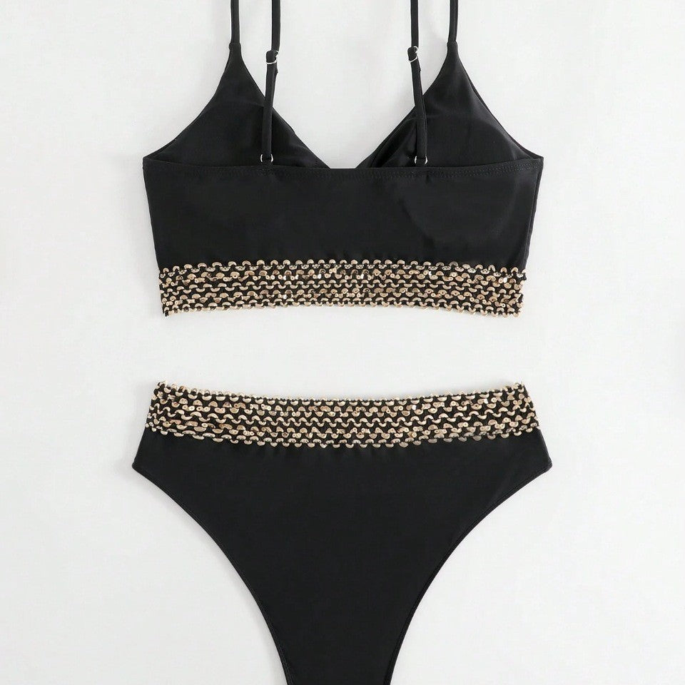 Damen Hochgeschnittener Bikini mit eleganter Kettenverzierung EB