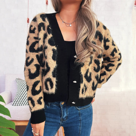 Damen oversized Strickjacke mit tierischem Leopardenmuster und knöpfbarem Design EB