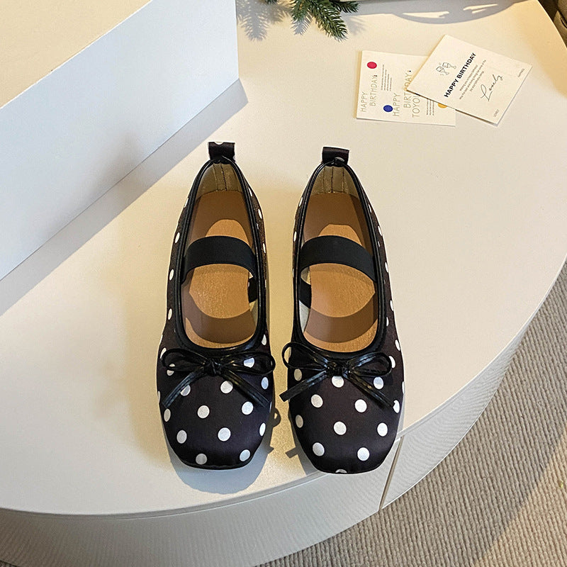 Damen Ballerinas mit verspieltem Punktedesign und elastischem Riemen EB