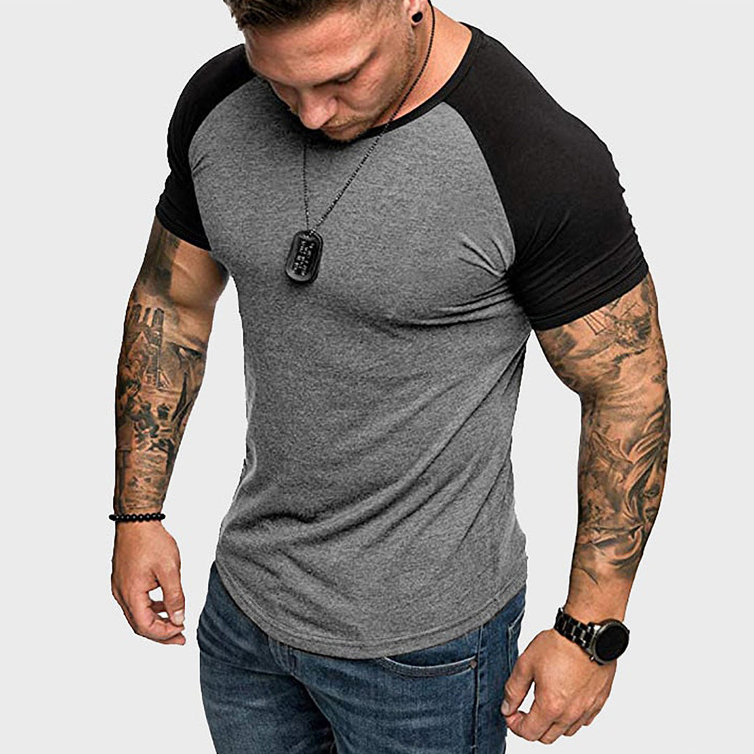 Herren Rundhalsshirt mit kontrastierenden Ärmeln und figurbetonter Passform EB