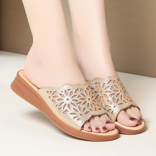 Damen elegante und komfortable Riemchensandalen mit floralem Design EB