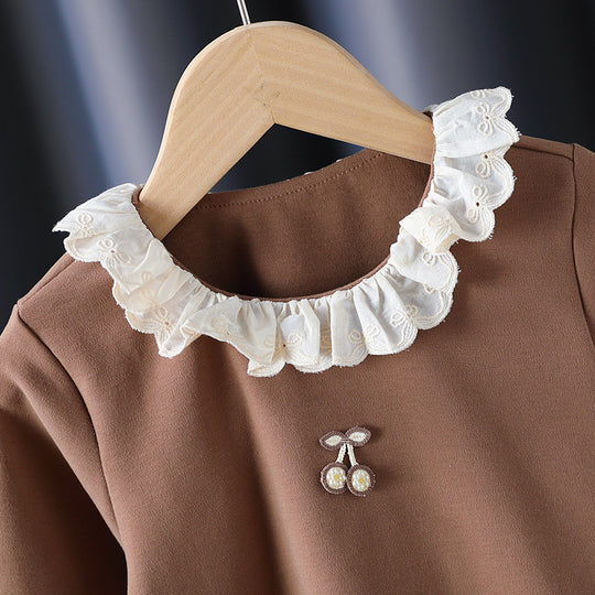 Mädchen Langarmshirt mit Rüschenkragen und charmantem Applikationsdetail EB
