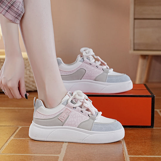 Damen Sportliche Sneakers mit dekorativen Akzenten EB
