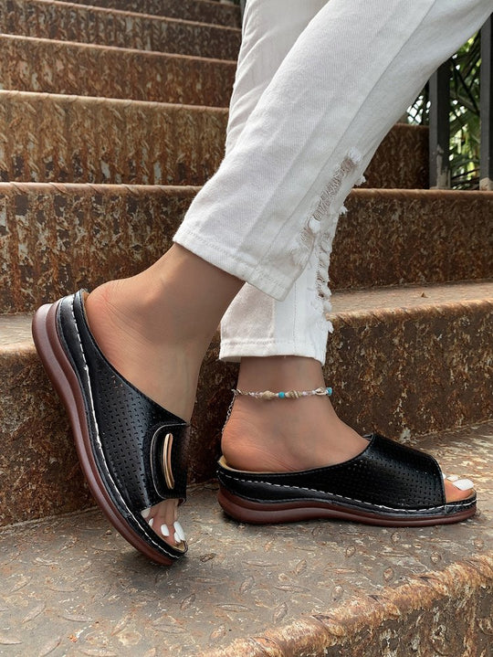 Damen Offene Clogs mit atmungsaktiver Lochstruktur und sicherem Riemendesign EB
