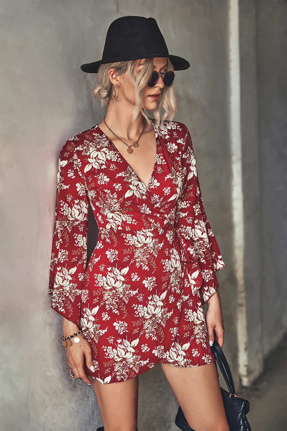 Damen Wickelkleid mit voluminösen Ärmeln und floralem Print EB