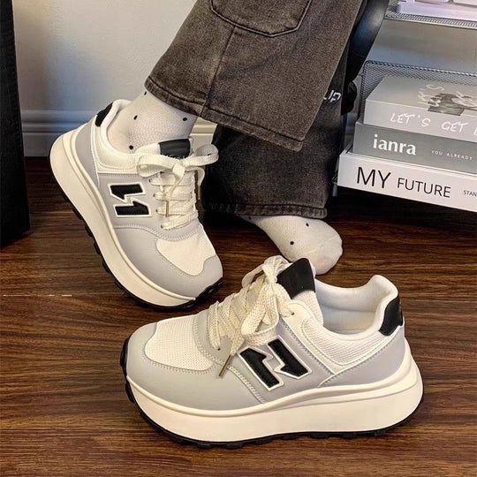 Damen Plattform Sneakers mit ergonomischer Dämpfung und trendigem Design EB