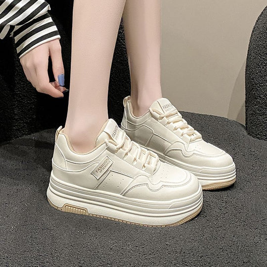 Damen Sneakers mit modernem Plateau-Design und atmungsaktiver Innenstruktur EB