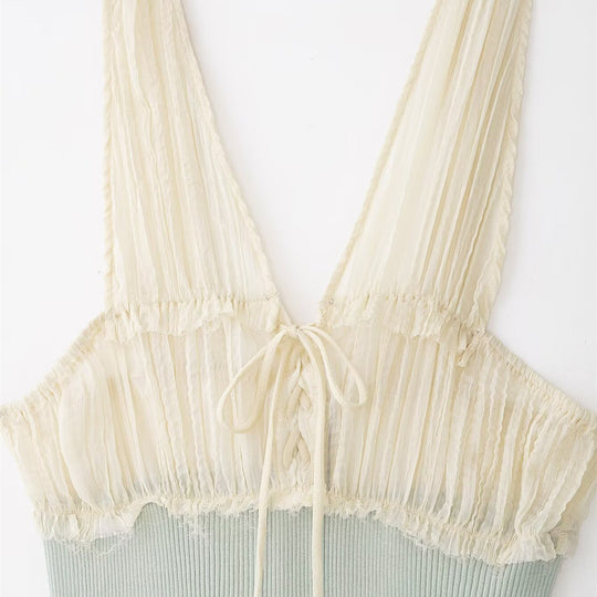 Damen Top mit raffinierten Rüschendetails und zartem Schnitt EB