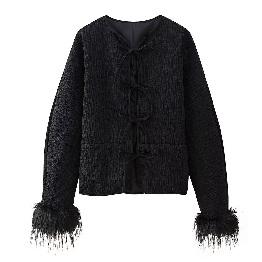 Damen modische Steppjacke mit raffiniertem Bindegürtel und eleganten Fuchsfell-Ärmeln EB