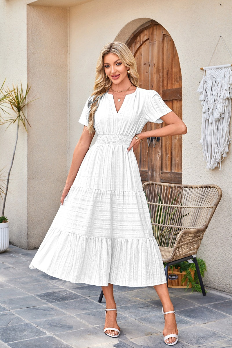 EB | Kleid mit V-Ausschnitt und plissierten Blasenärmeln