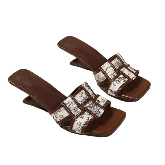 Damen Offene Pantoletten mit modischem Riemen-Design und elegantem Plateau EB