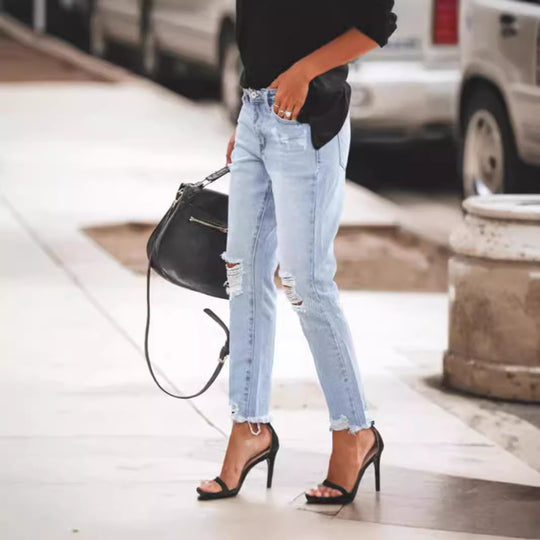Damen Jeanshose mit modischen Destroyed-Details und bequemer Passform EB