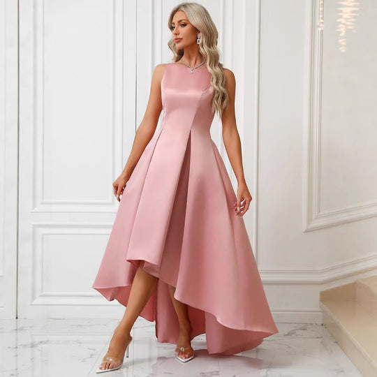 Damen Elegantes Abendkleid mit asymmetrischem Schnitt und raffinierten Falten EB
