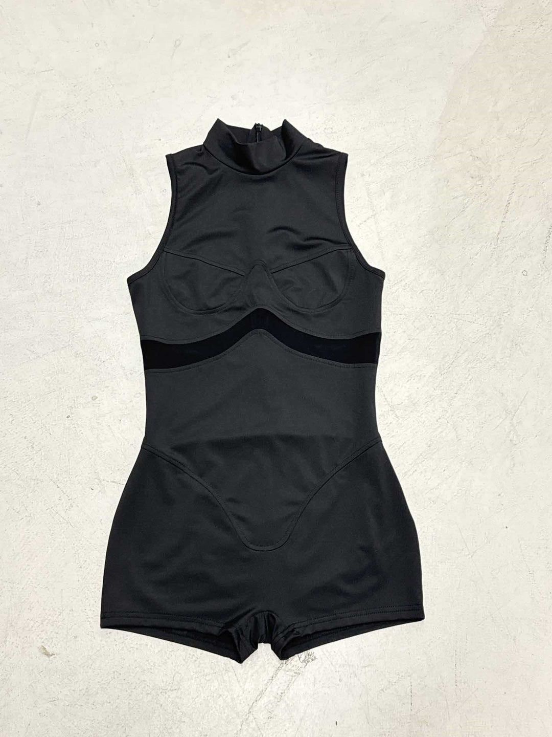 Damen Sportlicher Body mit hohem Kragen und innovativen Kompressionsdetails EB
