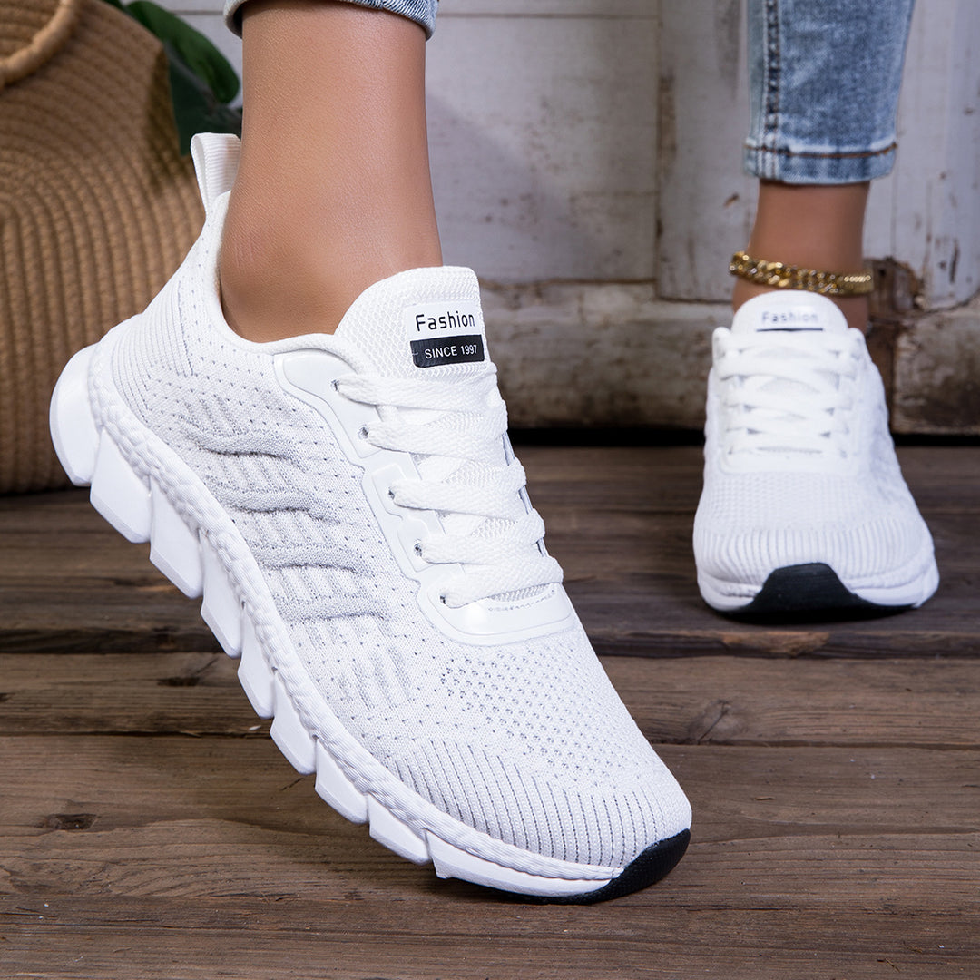Damen nan gestrickter Schlupf-Sneaker mit elastischem Schaft, Zier-Schnürung und segmentierter Dämpfungssohle EB