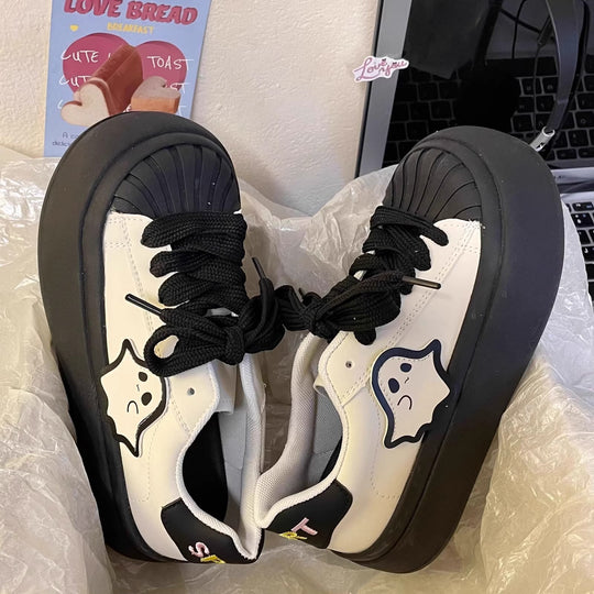 Damen Verspielte Sneakers mit einzigartigem Design und dicker Sohle EB