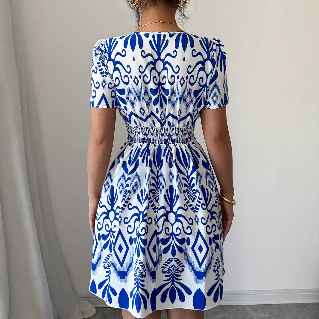 Damen Sommerliches Mini-Kleid mit elegantem V-Ausschnitt und floralen Mustern EB