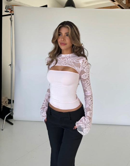 Damen Oberteil mit transparenten langen Ärmeln und raffiniertem Cut-Out EB