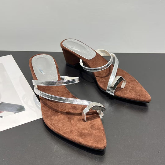 Damen Wedgesandalen mit seitlichem Schnallenakzent und eleganter Riemenkonstruktion EB