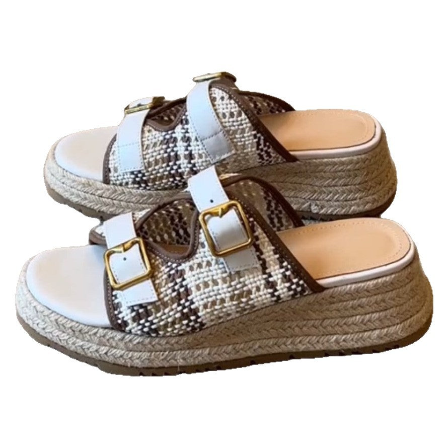 Damen komfortable Wedge-Pantoletten mit doppeltem Riemchen und geflochtenem Detail EB