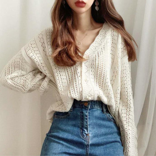 Damen Grobstrickpullover mit modischem V-Ausschnitt und Knopfdetails EB