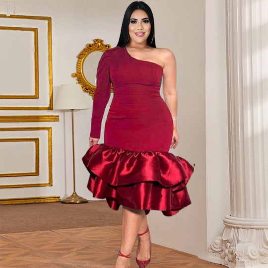 Damen Abendkleid mit asymmetrischem Design und voluminösem Rüschenrock EB